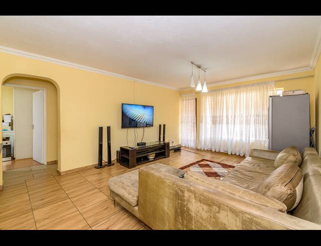 2 BEDROOM APARTMENT FOR SALE IN FERNDALE